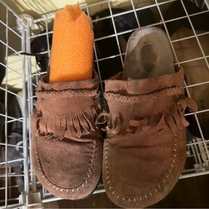 Axxiom Chestnut Brown Suede clogs